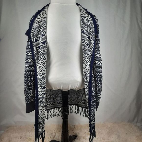 Charlotte Russe edge long sleeve fringe geometric print navy white small acrylic - Picture 1 of 11